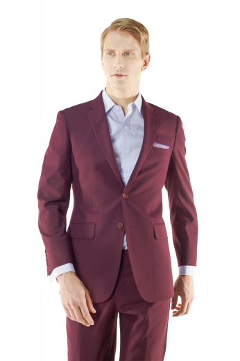 Make an impact with this wine custom slim fit men suit. Cut to a slim fit, this versatile two button custom suit features a notched lapel, lightly padded shoulder, flap pockets, sous bras and flat front trousers is made for those on the go.