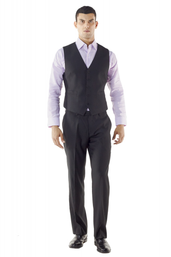 This handsomely tailored single-breasted classic waistcoat is perfect for giving any look some energy. This 5-button custom made men’s vest features bespoke lower welted pockets, high gorge, no breast pocket and tailor made v-neck. 