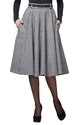 These classy handmade knee length plaid skirts flaunt eight tailor made panels, each pleated at the hem. Displaying two made to measure vertical front pockets and a custom made concealed zipper on the side left, these bespoke formal skirts flaunt ruffled hems.

