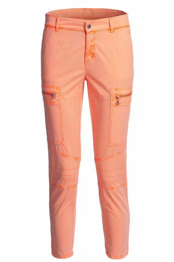 Custom made golf pants for women. Made in a low rise, slim fit style with tapered legs and belt loops. Finished with zippered tee pocket at the thighs and double track stitching for the casual and comfortable look. Choose from a wide range of fabrics from cotton chinos to linens and denims for a truly custom made, personalized garment. 