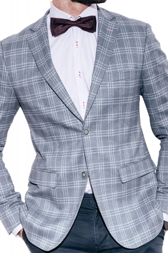 Style no.16467 - These men's grey plaid blazer is perfect for all formal occasion. It is tailor made in a fine wool and tweed and cut to a slim fit, featuring single breasted button closure and hand stitched lapels. 