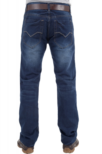Style no.16476 - These men's dark blue denim jeans are tailor made in a fine denim and cut to a slim fit, featuring extended belt loops and levi style pockets. It is a fantastic casual wardrobe staple!