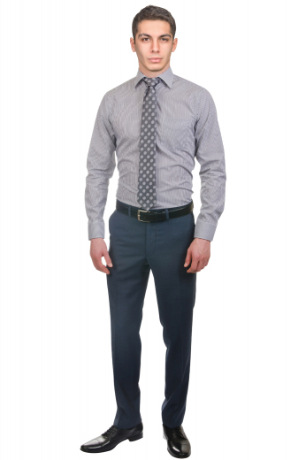 This men's custom dark blue trouser is made to a perfect fit. It is tailor made in a fine wool blend and cut to a slim fit, featuring slash pockets, extended belt loops and a flat front pleat. 
