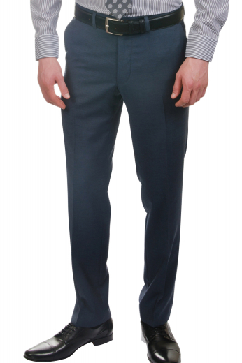 This men's custom dark blue trouser is made to a perfect fit. It is tailor made in a fine wool blend and cut to a slim fit, featuring slash pockets, extended belt loops and a flat front pleat. 