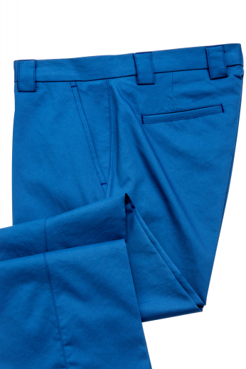 This men's custom made blue trouser is tailor made in a fine wool blend and cut to a slim fit, featuring slash pockets, extended belt loops and a flat front pleat. 