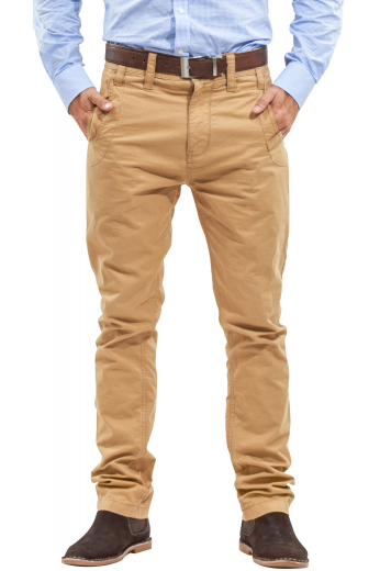 This men's bright khaki trouser is tailor made in a fine wool blend and cut to a slim fit, featuring slash pockets and a flat front pleat. This slim fit pair of men's pants also features a zipper fly. 