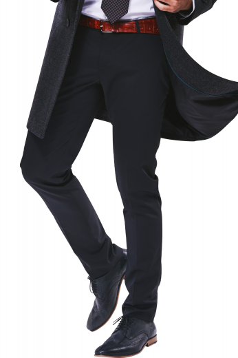 This men's black trouser is tailor made in a fine wool blend and cut to a slim fit, featuring slash pockets and a flat front pleat. This custom tailored pair of men's formal pants will be a great addition to your daily workwear. 