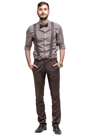 This men's brown pant is tailor made in a fine wool blend and cut to a slim fit, featuring slash pockets, extended belt loops, and a flat front pleat. It is a fashionable option that can be dressed up or down for any occasion!