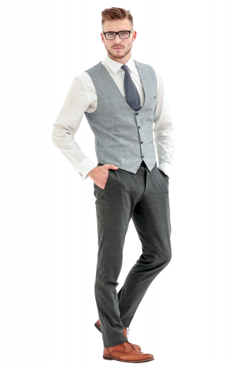 This men's heathered grey pant is tailor made in a fine wool blend and cut to a slim fit, featuring slash pockets, extended belt loops, and a flat front pleat. It is a classic option for any office or special occasion.