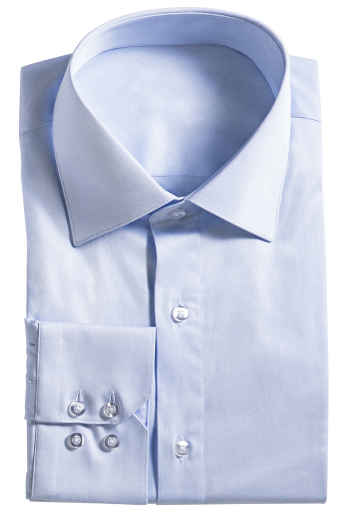 This men's slim cut blue shirt is made to measure in a fine linen blend and features an European collar and rounded barrel cuffs. This men's shirt is a great buy and will be a wonderful addition to your formal wear.