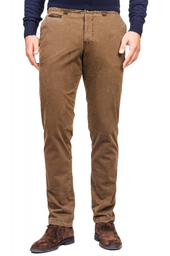 Mens Bespoke Tan Pants These mens handmade tan dress pants in merino wool have a standard fit with extended belt loops and a 2 point button and hook and a zip fly for closure. These mens made to order wool slacks with a flat front also feature 2 on-seam front pockets, 2 horizontal front pockets, and 2 back pockets. You can buy these super comfortable mens bespoke wrinkle-resistant dress pants at My custom Tailor to be a trendsetter at work.