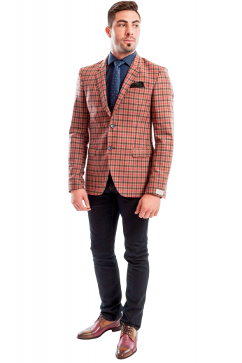 This single breasted mens handmade wool plaid blazer in camel colour is a must have stunner for all interviews and meetings. It puts to display an exciting pattern of two fashionable lower pockets with flaps, one neatly sewn upper welt pocket, and artistically done notch lapels. Woven to offer maximum comfort, this made to measure sports jacket puts its best foot forward by providing a luxurious feel all day long. Order online and incorporate this slim fit single breasted bespoke blazer as a regular part of your stylish office we