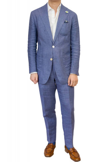 This blue men's suit is tailor made in a fine wool blend and cut to a slim fit, featuring a single breasted button closure, notch lapels, and slash pockets. 