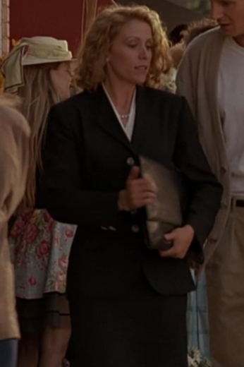 A stunning and fabulous women’s 1990s suit from the Hollywood film Darkman. This superhero women’s suit is a great replica for the Darkman suit.