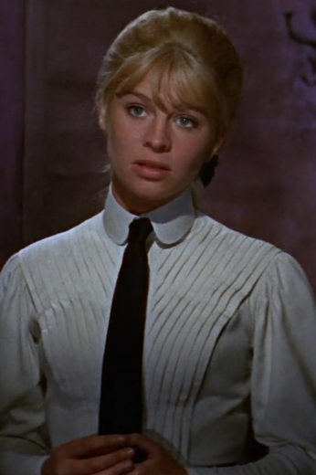 Doctor Zhivago Womens Movie Costume Blouse An absolutely gorgeous women’s blouse replicated from the romantic war Hollywood blockbuster Doctor Zhivago. This is a structured fitted blouse worn in the famous 60s film. This is a great formal shirt for women that will make a great cosplay costume.